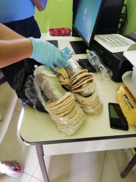 En paquetes de tortillas descubre marihuana