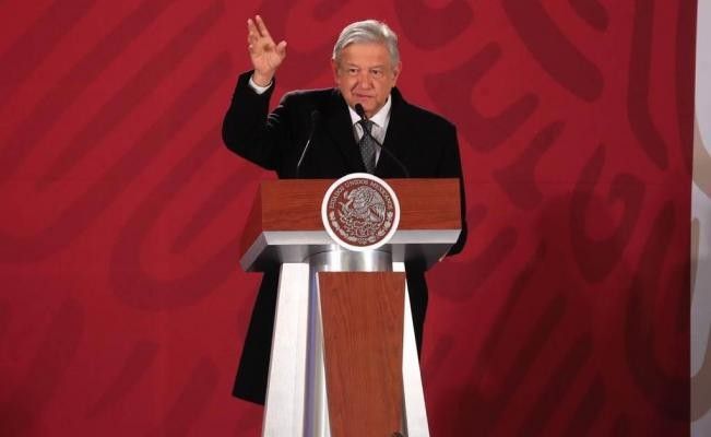 Presidente de México expresa su disposición para mediar en solución de conflicto venezolano