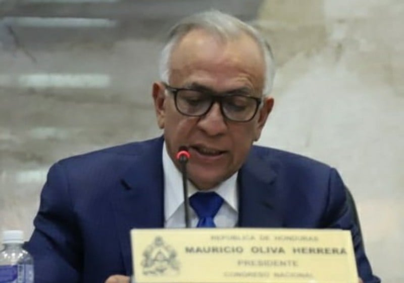Código Penal Socialización Mauricio Oliva