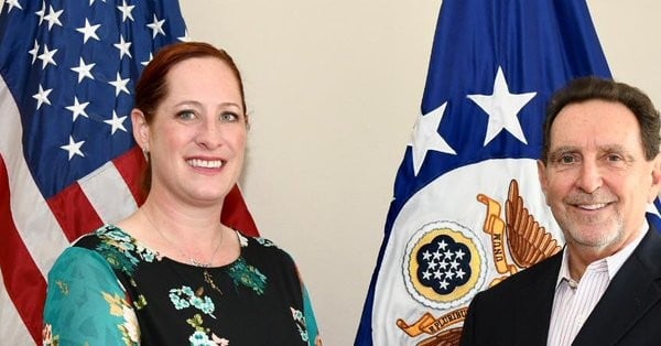 embajada EEUU Fulton Gumbiner