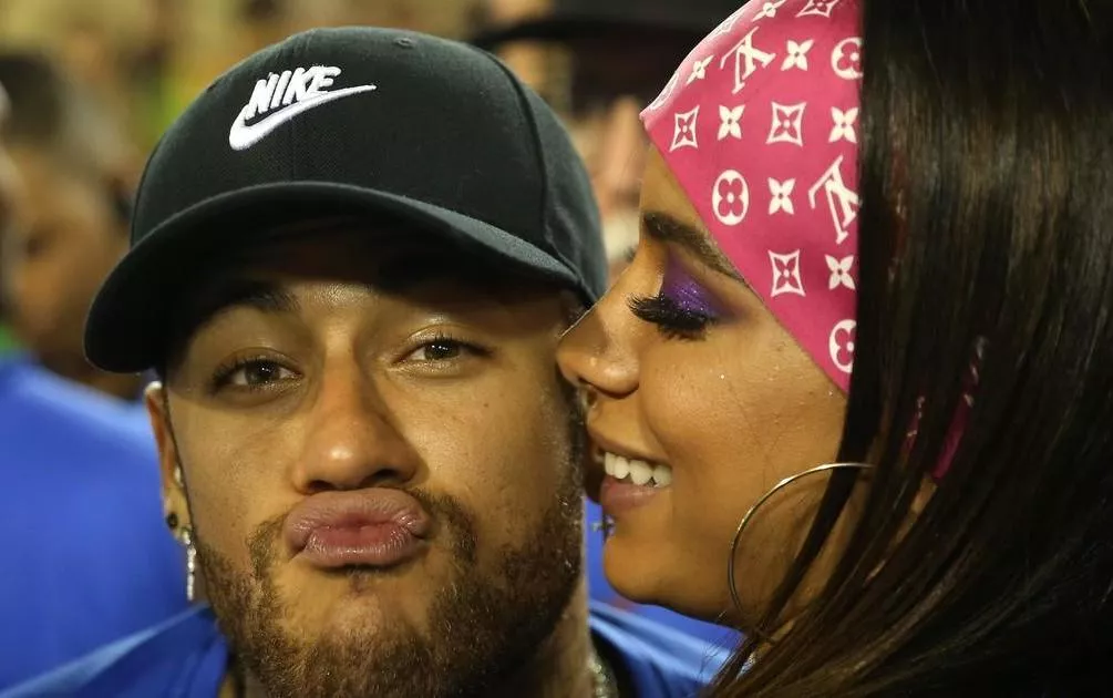 Neymar organiza fiesta con 500 invitados en Brasil y causa indignación