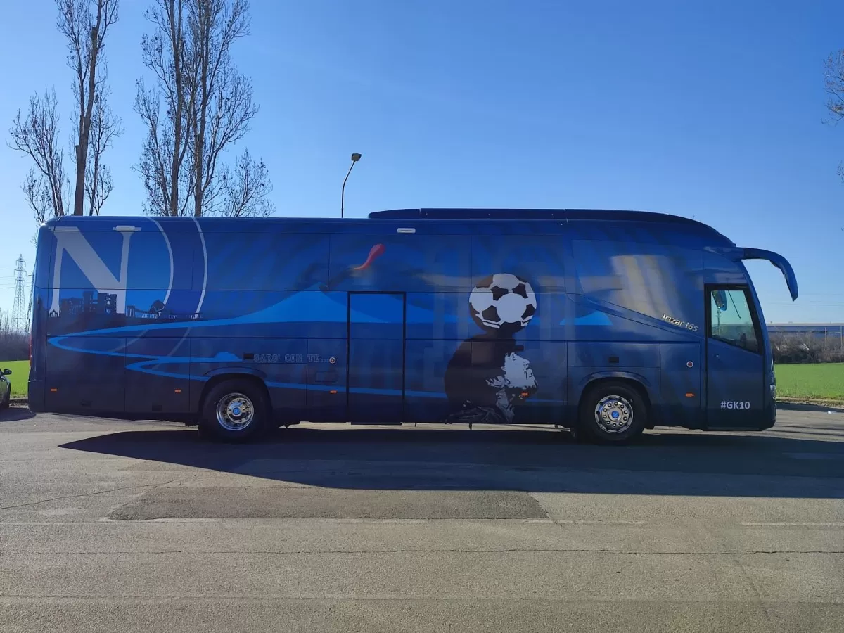 Nápoles irá al estadio en autobús dedicado a Diego Maradona