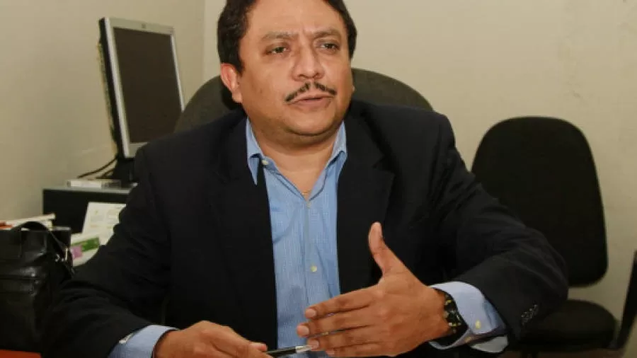 ¡Primicia! “Hay una orden de extradición contra un ex ministro de defensa” asegura el abogado Barrios