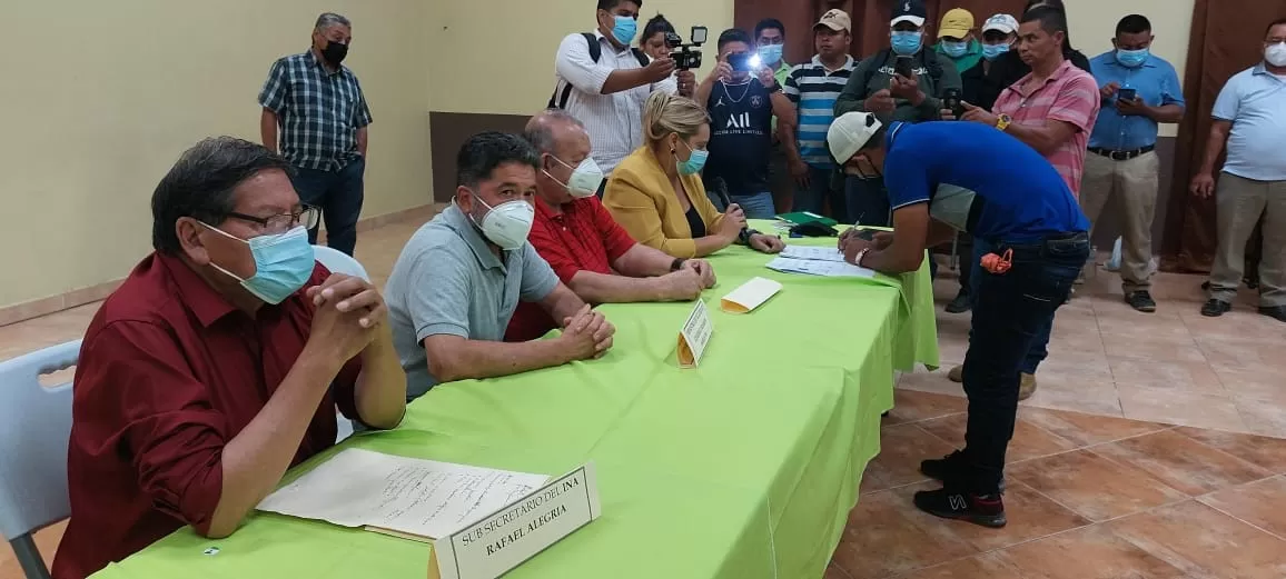 Secretaría de Seguridad y el INA firman convenio que busca poner fin a conflicto agrario en Colón