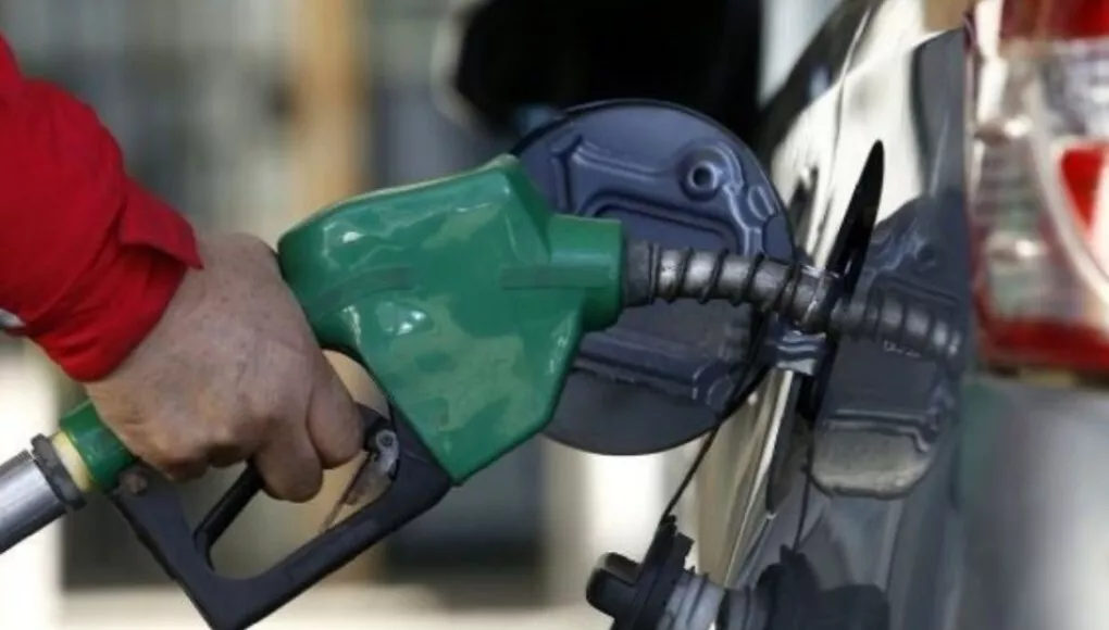 Gasolina regular y LPG vehicular bajan pero la súper, el keroseno  y el Diésel suben