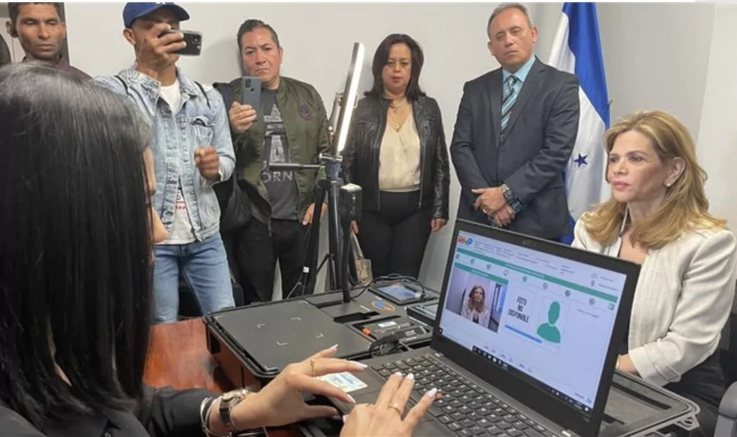 Inicia emisión del DNI en 14 consulados hondureños en los Estados Unidos