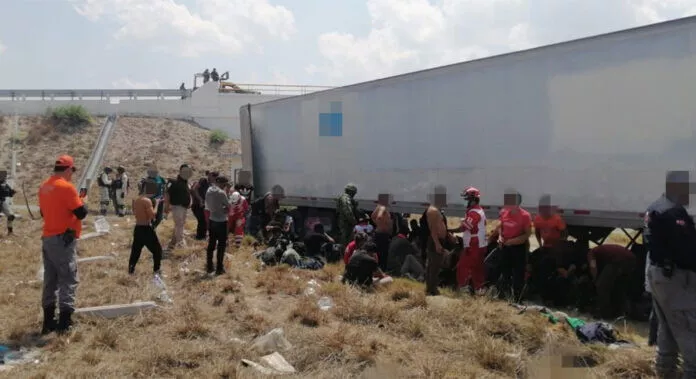 México intercepta a más de 1.600 migrantes de 38 países en un solo día