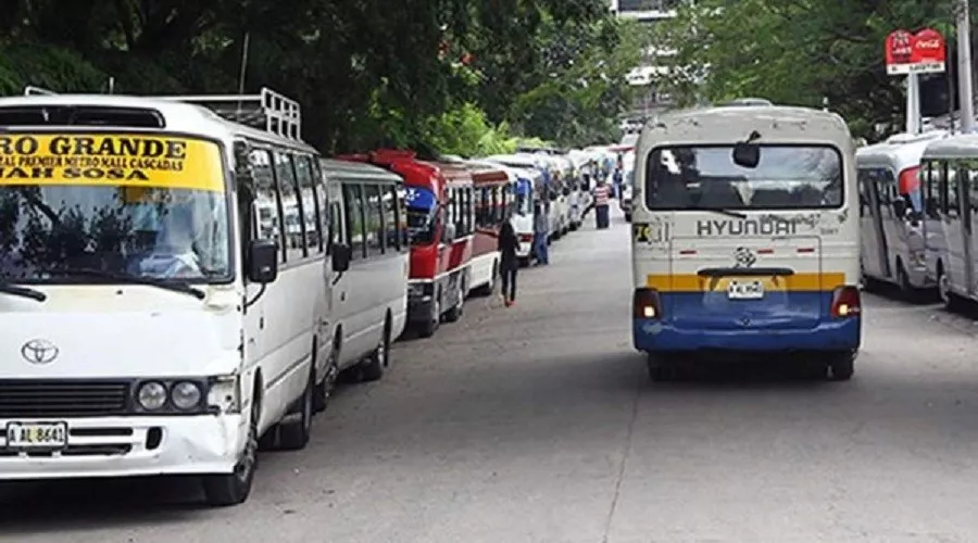 ¡Darán tregua! Sector transporte suspende el aumento anunciado para el lunes en Honduras