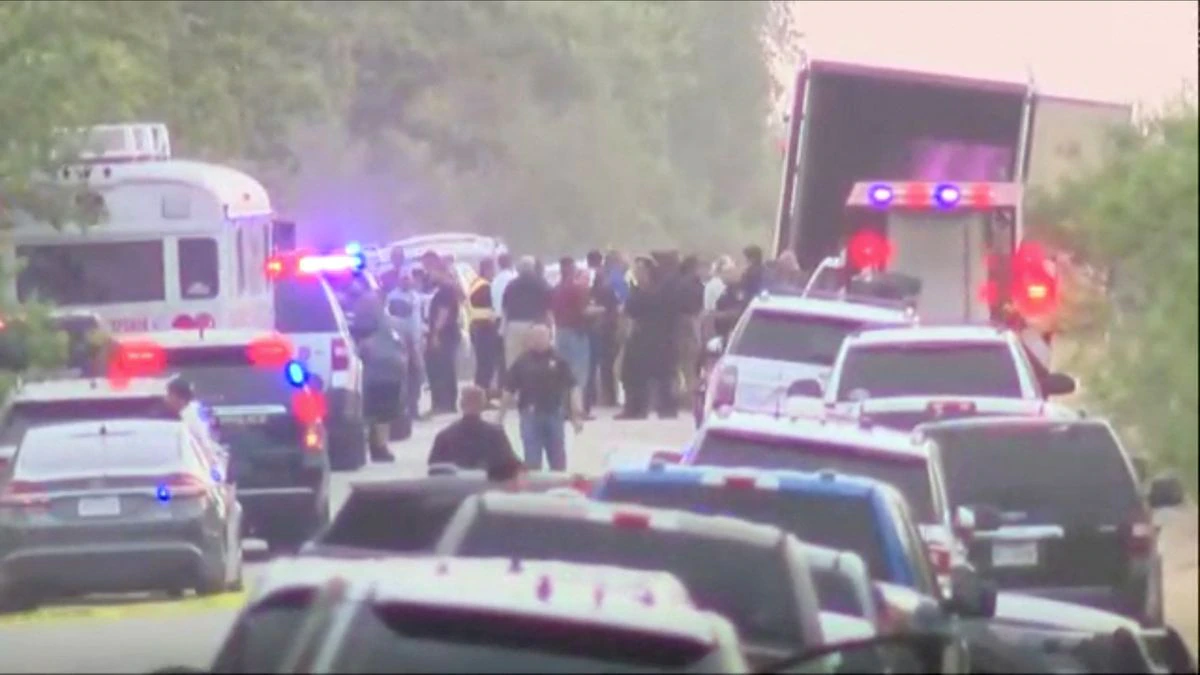 Hallan muertos a 46 migrantes en camión en San Antonio, Texas