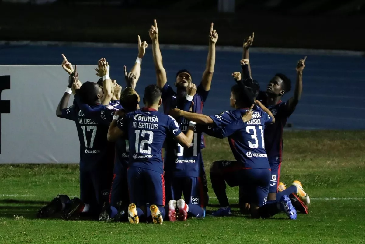 Jornada crucial por el liderato en la liga de Honduras