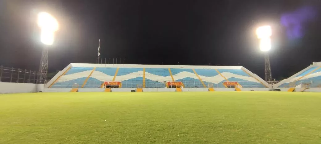 Maquillan el estadio Morazán de cara a semifinales de la Liga de la Concacaf
