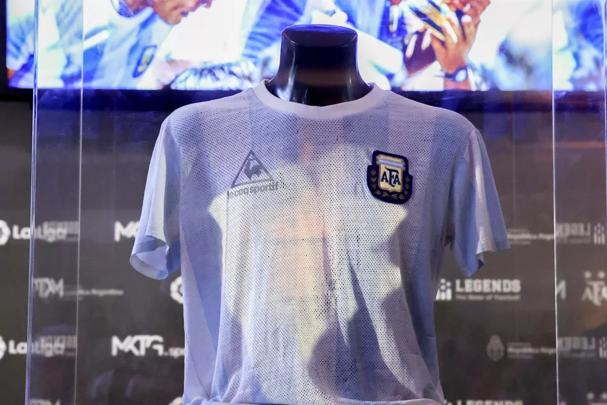 La camiseta con la que Maradona ganó el Mundial México'86 regresa a Argentina