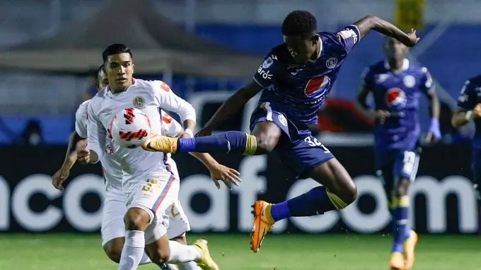 Motagua y Olimpia igualaron sin goles en semifinal de ida por la Liga Concacaf