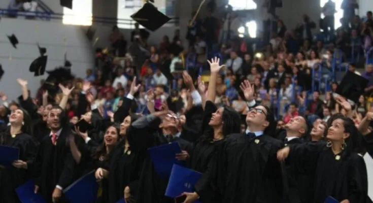 Cerca de 1,600 estudiantes próximos a recibir su título universitario