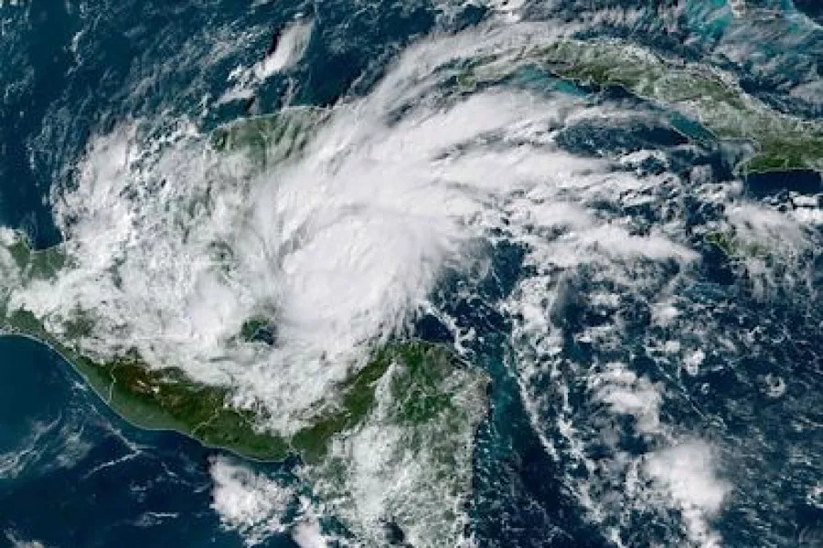 Tormenta tropical Lisa ya está Guatemala mientras nos deja lluvias en Honduras