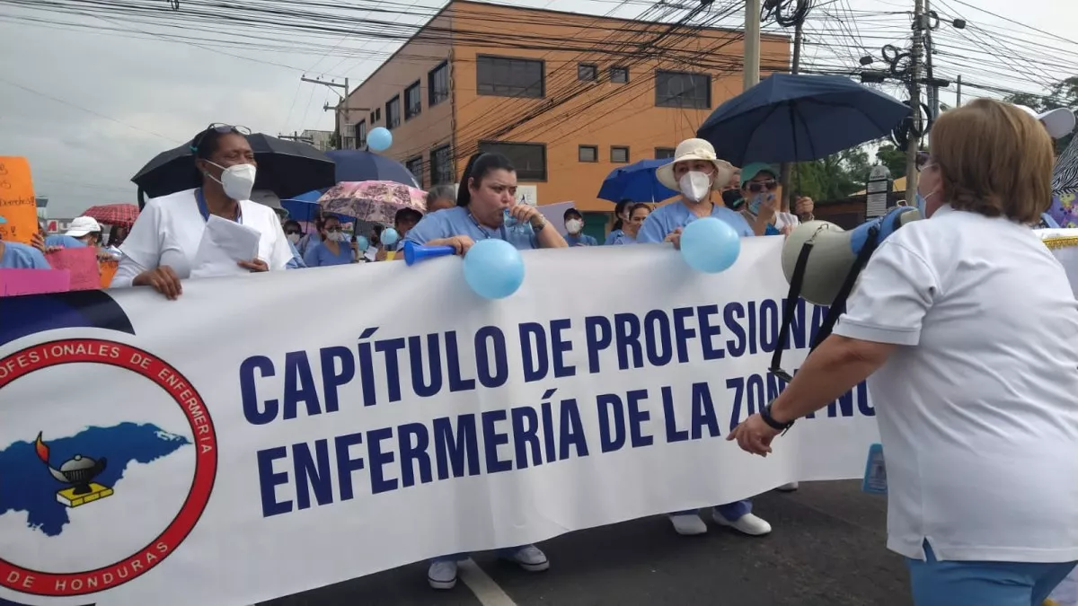 VIDEO Enfermeras profesionales de Honduras protestan en SPS exigiendo pagos atrasados
