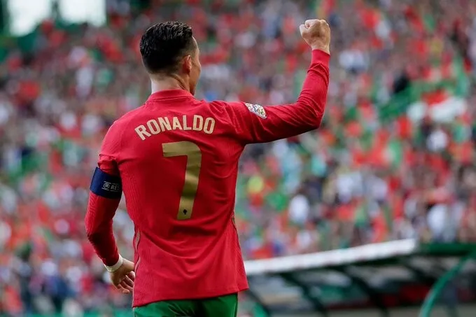 Cristiano Ronaldo Firmó Por El Al Nassr Saudí Por 200 Millones De Euros