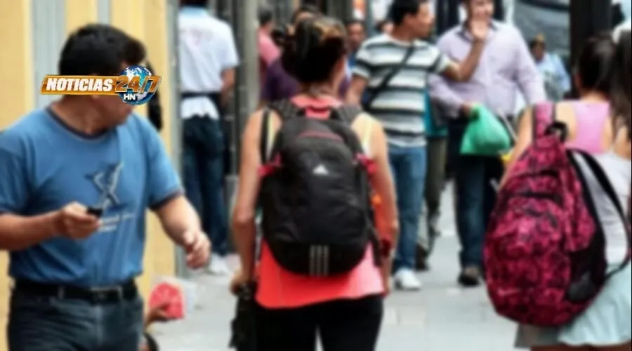 Por orden municipal prohíben en La Ceiba echar piropos a las mujeres