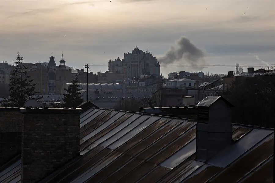 Por tercer día consecutivo, Rusia castiga con ataques masivos a Ucrania