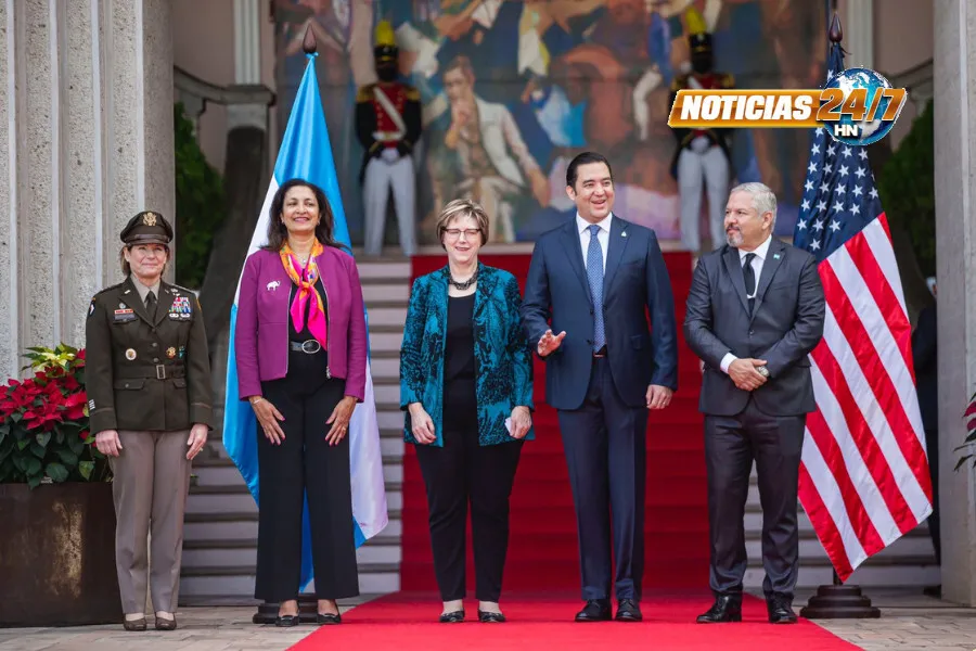 VIDEO: Poderosa delegación de EEUU llega a Honduras para diálogo estratégico