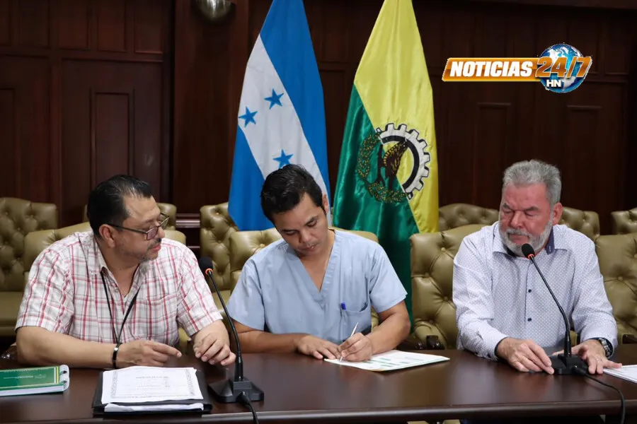 Alcalde Contreras contrata a médico cirujano que trabajaba de ayudante de albañil