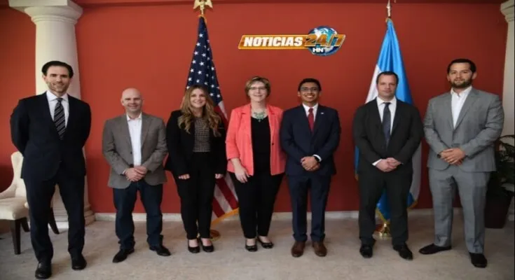 Director de Aduanas se reúne con asesora especial en materia económica de Vice Presidenta de EEUU