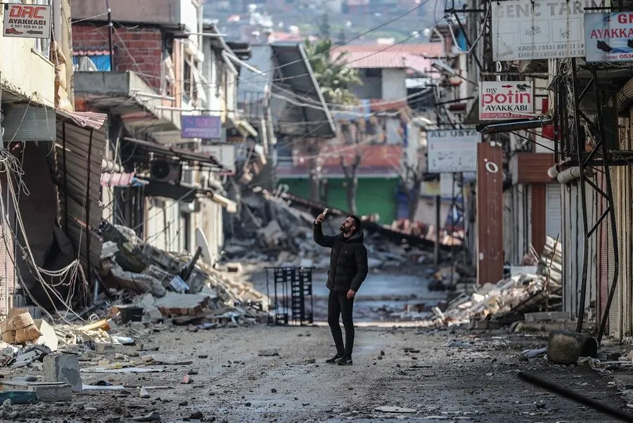 Seis muertos y 294 heridos tras dos nuevos terremotos en el sureste turco