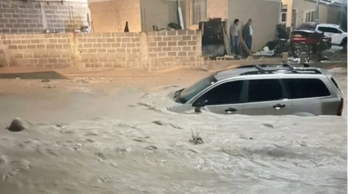 Colapsa tubería de aguas negras en Choloma e inunda residencial de la ciudad