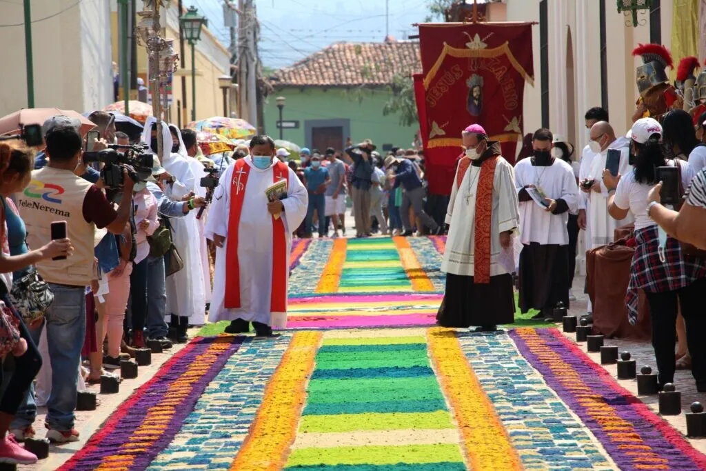 Comayagua lista para celebrar Semana Santa con sus coloridas alfombras y  procesiones