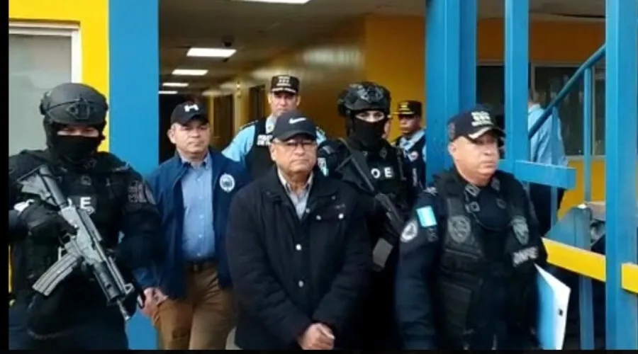 Extraditan al exdiputado Midence Oquelí Martínez a Estados Unidos