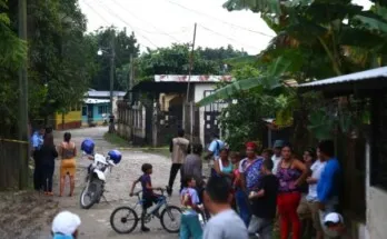 Vecinos de Río Blanquito en Choloma, Cortés piden se detenga construcción de cementera