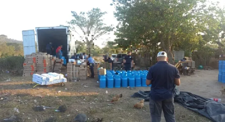 Yoro: Policía Nacional recupera camión y mercadería robada, más la captura de dos sospechosos del ilícito