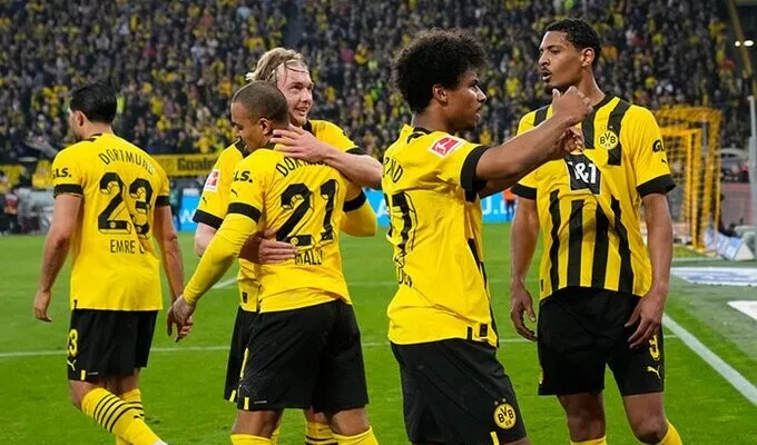 El Borussia Dortmund conquista el liderato en Alemania