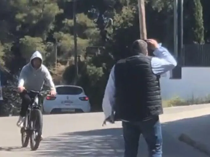 Messi Sorprende Paseando En Bicicleta Por Las Calles De Barcelona