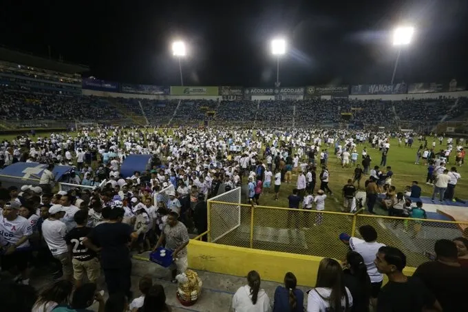 Tragedia En El Estadio Cuscatlán De El Salvador Deja Al Menos Nueve Fallecidos