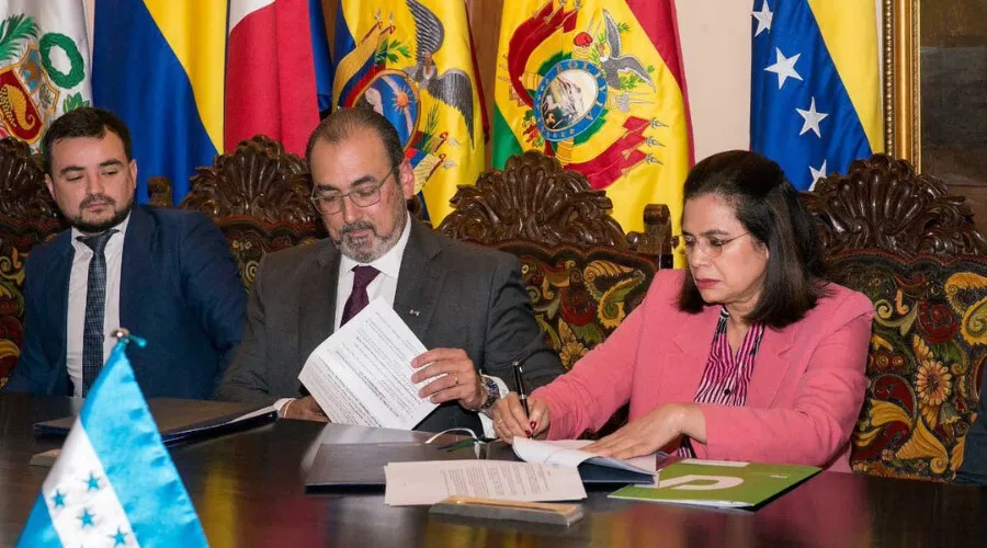 CAF celebra incorporación de Honduras pese a que el acta no cuenta con votos para ser ratificada