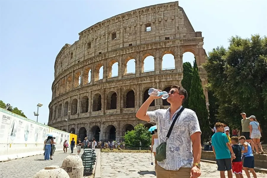 Italia se asfixia con más de 40 grados de temperatura en una Roma repleta de turistas