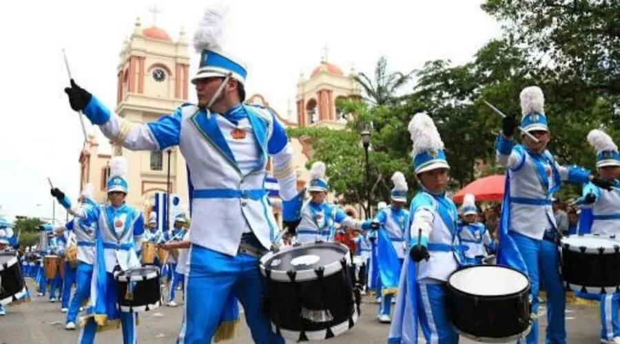 Desfiles del próximo 15 de septiembre quedarán ‘refundidos’ con nuevo nombre