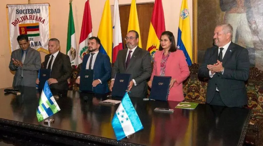 Honduras deposita instrumento de adhesión al CAF-Banco de Desarrollo de América Latina