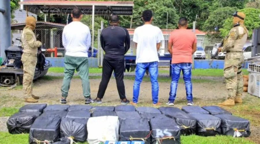 Cae hondureño que transportaba 558 kilos de "coca" en embarcación en Panamá