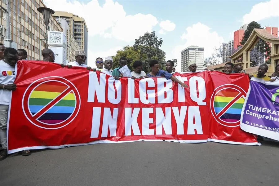 Cientos de personas protestan en Nairobi contra la comunidad LGBTIQ
