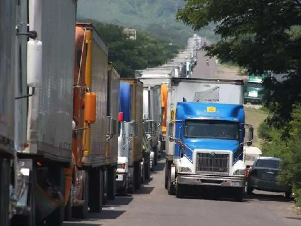 Costa Rica retirará visa a transportistas hondureños, si Honduras hace lo mismo