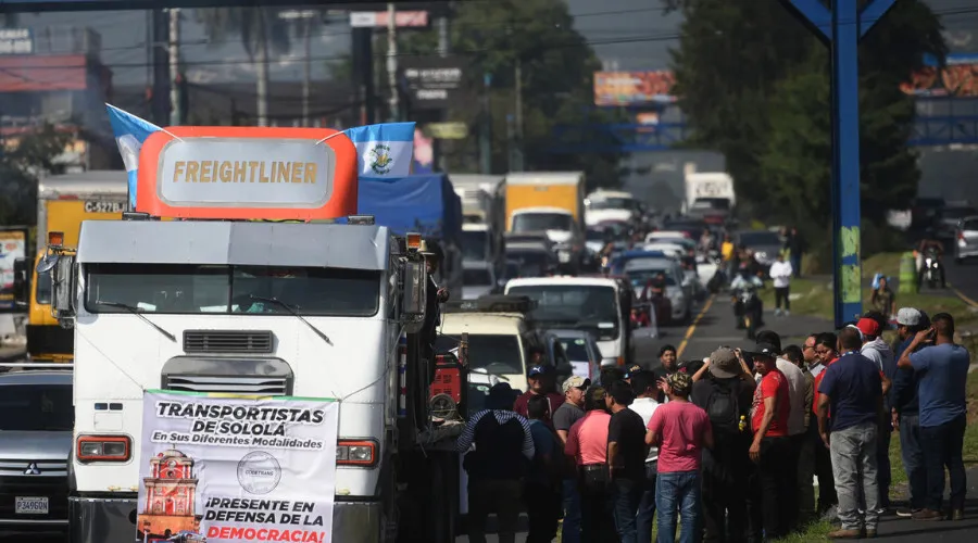 Guatemaltecos Protestan En Caravana Ante Los Intentos Por Revertir El Resultado Electoral