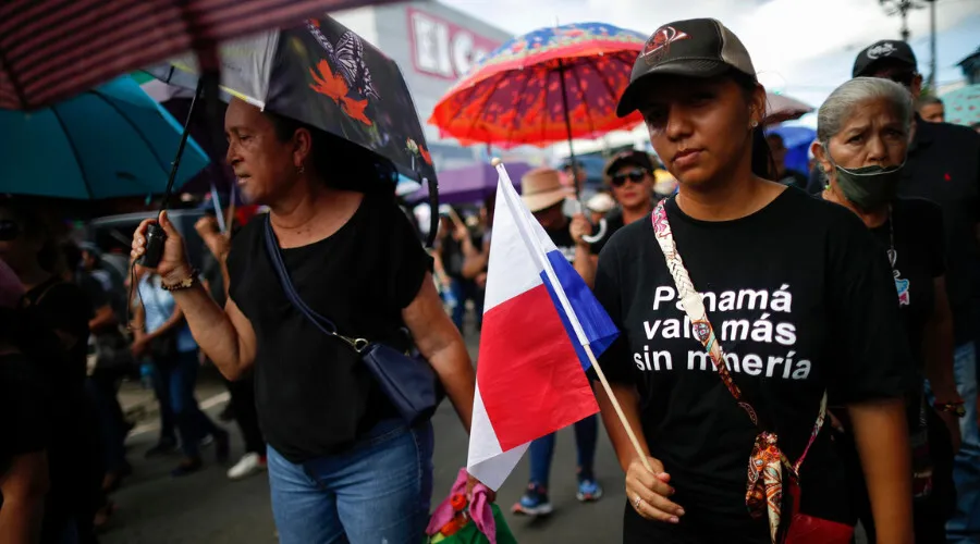 Marcha En Silencio Por Muerte De Manifestantes Durante Un55a Protesta Antiminería En Panamá