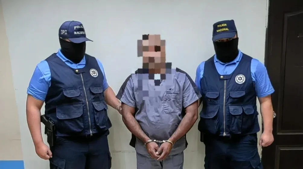 Enfermero de Hospital Santa Rosita detenido por abusar sexualmente de una paciente