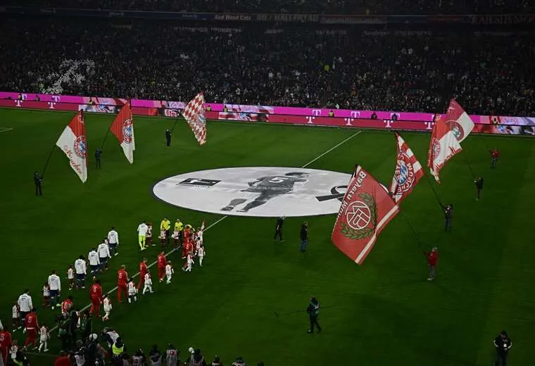 El Allianz Arena Le Da El último Adiós Al Kaiser Franz Beckenbauer