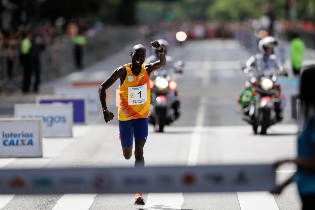 Kenianos Se Imponen En La Maratón De San Silvestre