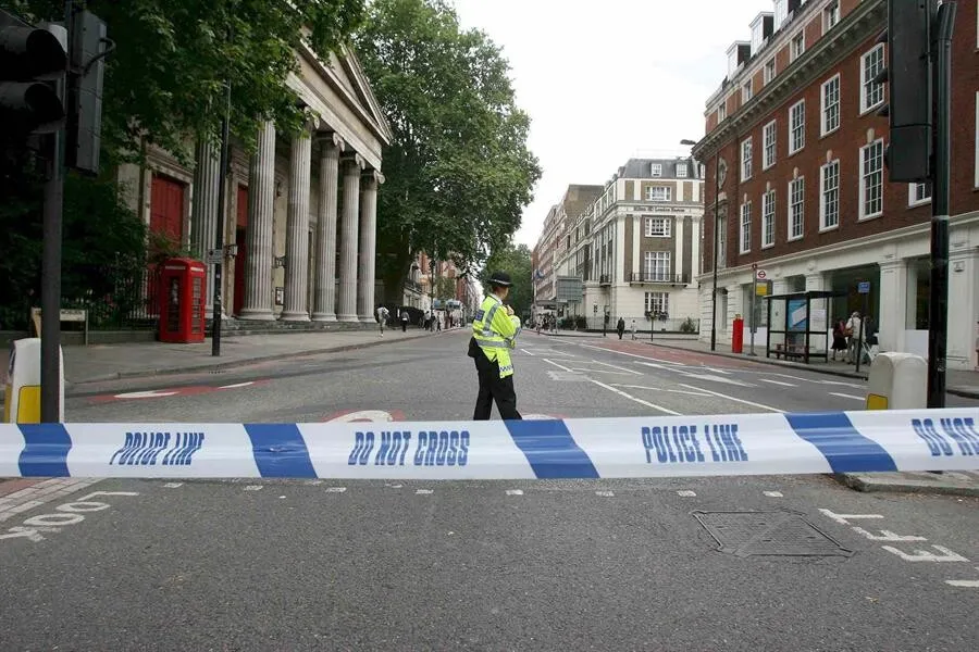 Muere un niño de 13 años por el ataque con espada ocurrido en el este de Londres
