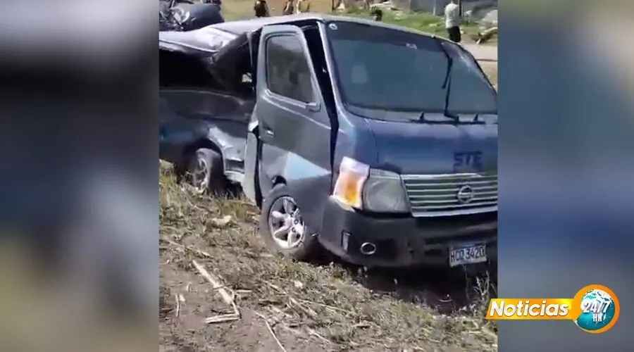 VIDEO: Accidente deja daños materiales y un menor herido en carretera de Cortés