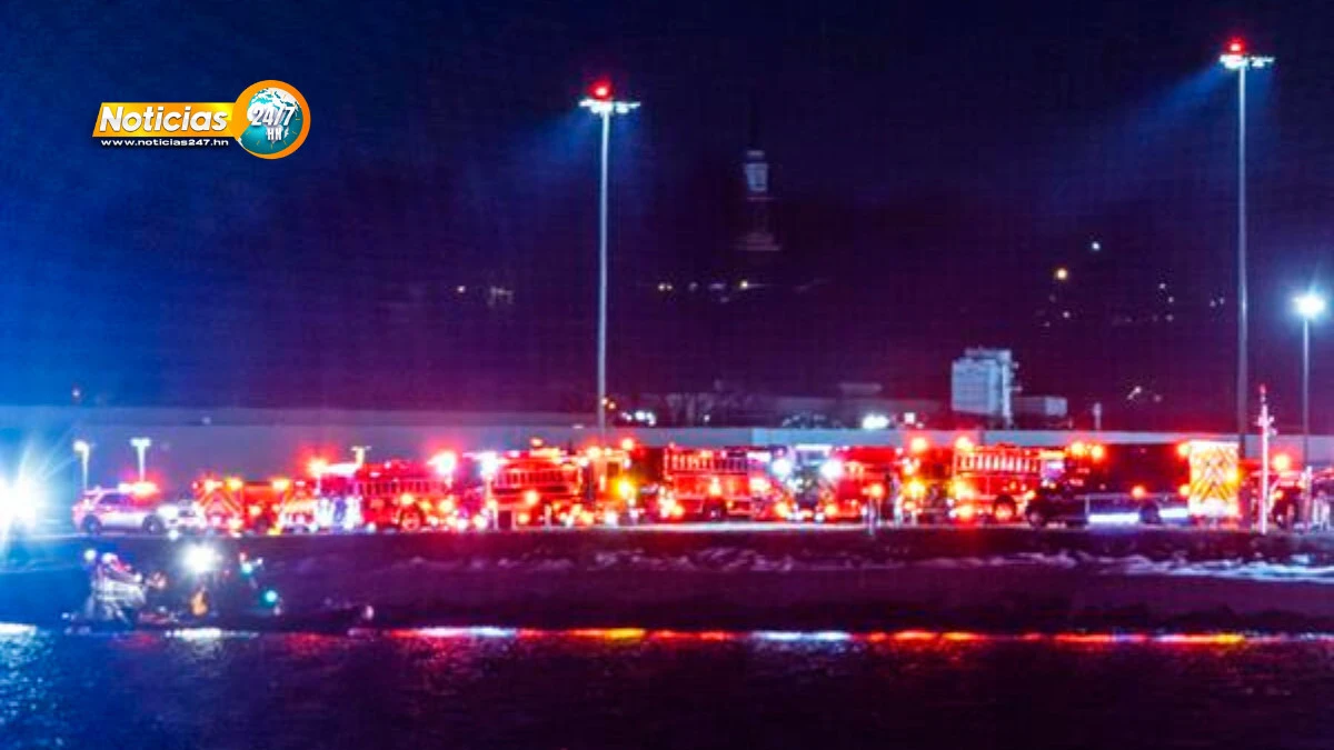 El Avion Que Choco En Washington Tenia 60 Pasajeros Y Cuatro Miembros De La Tripulacion